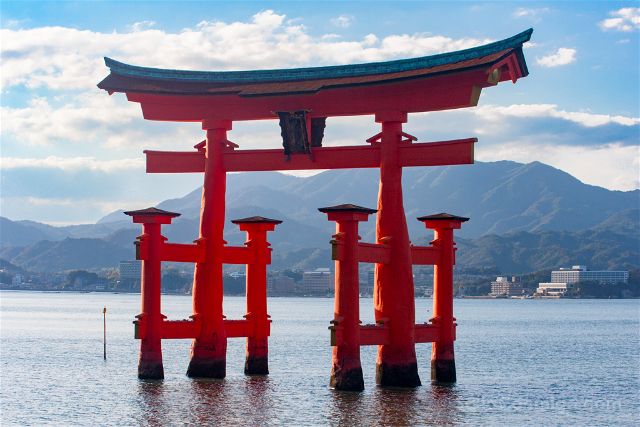 Gran toori del santuario de Itsukushima en la isla de Miyajima