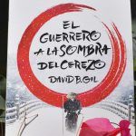 El guerrero a la sombra del cerezo