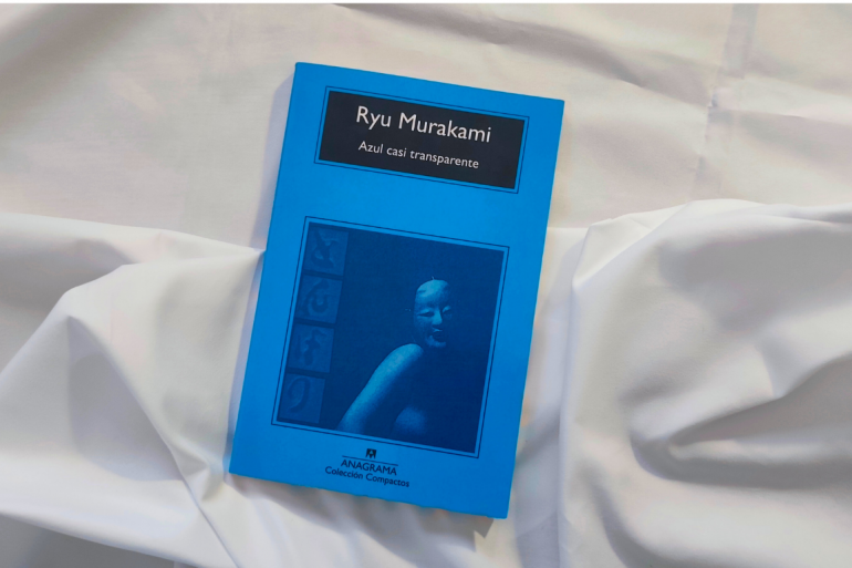 Azul Casi Transparente WEB